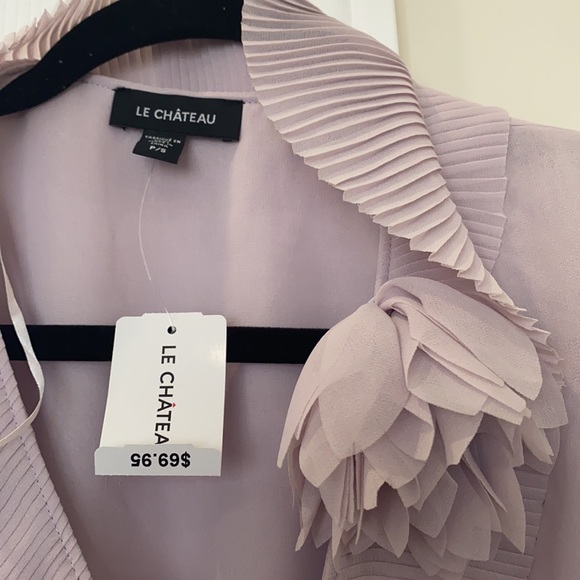 *NEW WITH TAGS* Le Chateau Lavender Blouse - Picture 2 of 2
